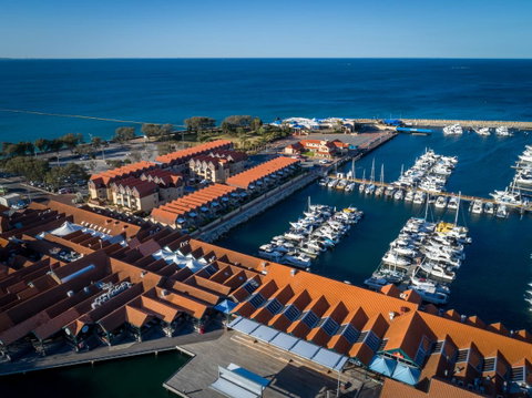 Hillarys Harbour Resort - Schoolies Week Accommodation 4