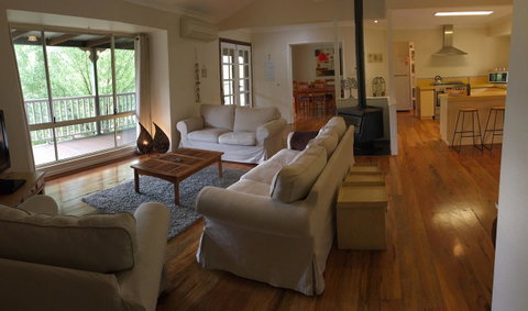Tegwan's Nest Holiday Home - Schoolies Week Accommodation 4