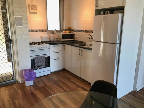 Location Location Vacation - Schoolies Week Accommodation 6