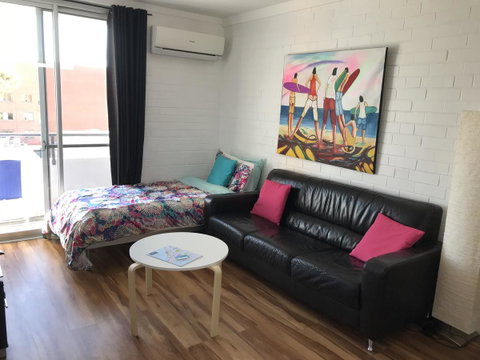 Location Location Vacation - Schoolies Week Accommodation 1