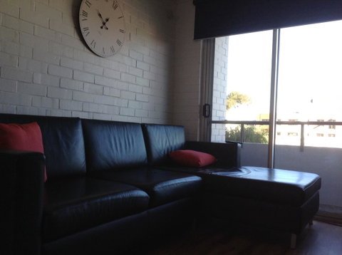 Location Location Vacation - Schoolies Week Accommodation 12