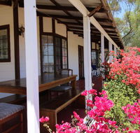 Daisy Cottage - Schoolies Week Accommodation