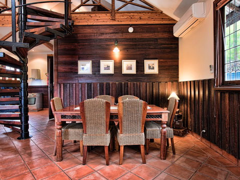 Oak Tree Barn Bridgetown - Schoolies Week Accommodation 4