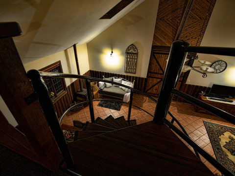 Oak Tree Barn Bridgetown - Schoolies Week Accommodation 0