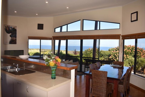 Redgate Beach Escape - Schoolies Week Accommodation 2