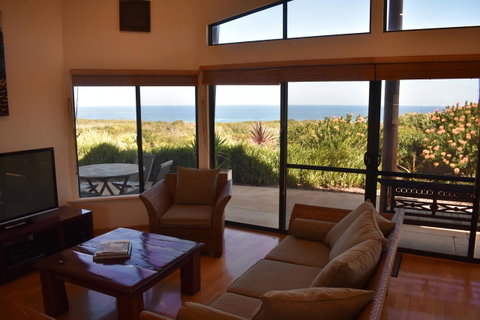 Redgate Beach Escape - Schoolies Week Accommodation 1