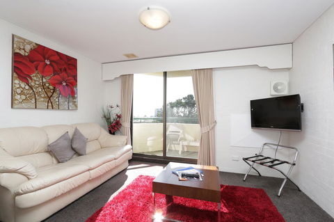 Atrium Hotel Mandurah - Schoolies Week Accommodation 42
