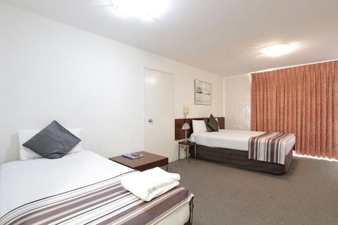 Atrium Hotel Mandurah - Schoolies Week Accommodation 1