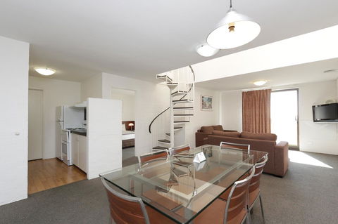 Atrium Hotel Mandurah - Schoolies Week Accommodation 17