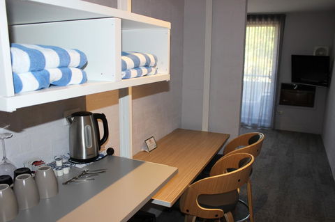 Atrium Hotel Mandurah - Schoolies Week Accommodation 11