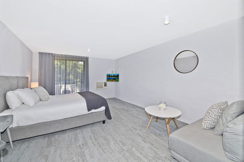 Atrium Hotel Mandurah - Schoolies Week Accommodation 14