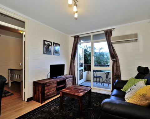 Cappuccino Delight - 1 Bedroom Central Fremantle Apartment - Schoolies Week Accommodation 4