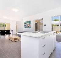 Victoria Park Town House - Schoolies Week Accommodation