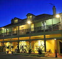 Clifton Motel  Grittleton Lodge - Schoolies Week Accommodation