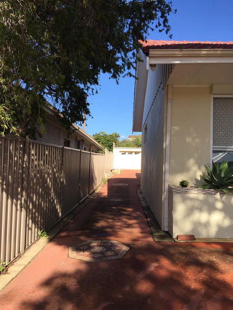 Susan Yong's Studio - Schoolies Week Accommodation 1