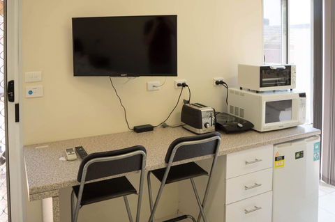 Susan Yong's Studio - Schoolies Week Accommodation 10