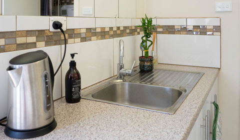 Susan Yong's Studio - Schoolies Week Accommodation 14