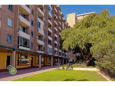 Mollies - Central Fremantle 1 Bedroom Apartment - Schoolies Week Accommodation 9
