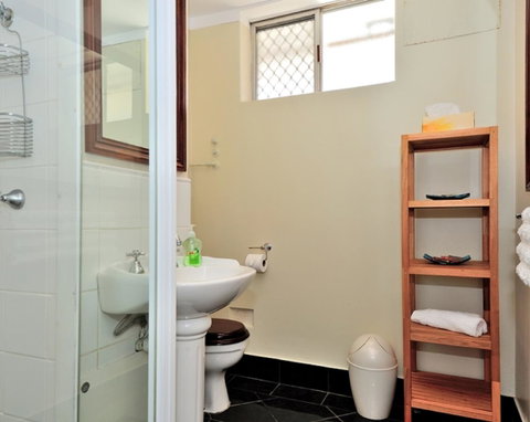 Mollies - Central Fremantle 1 Bedroom Apartment - Schoolies Week Accommodation 4