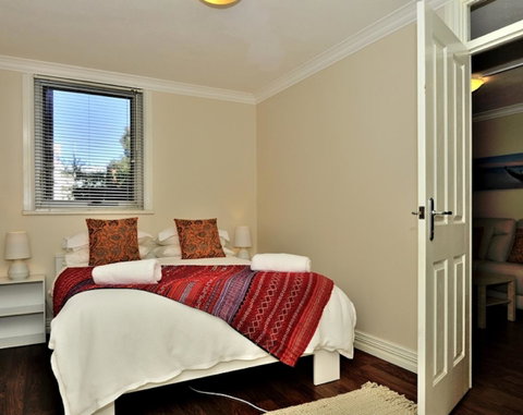 Mollies - Central Fremantle 1 Bedroom Apartment - Schoolies Week Accommodation 6