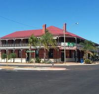 The Palace Hotel - Schoolies Week Accommodation