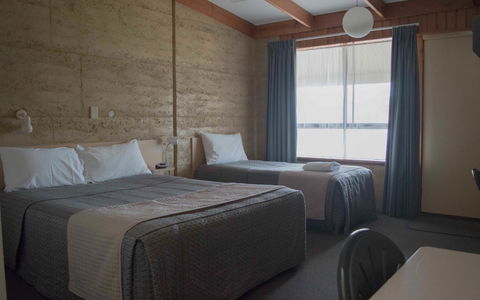 Hopetoun Motel & Chalet Village - Schoolies Week Accommodation 1