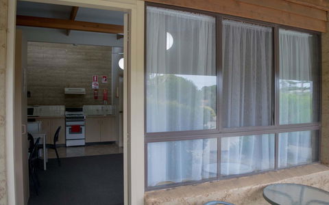Hopetoun Motel & Chalet Village - Schoolies Week Accommodation 22