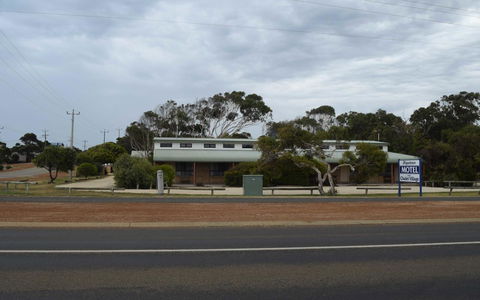 Hopetoun Motel & Chalet Village - Schoolies Week Accommodation 18