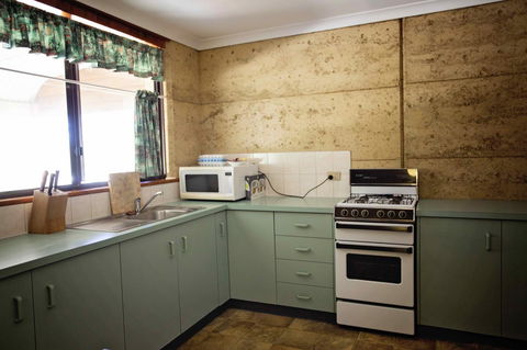 Hopetoun Motel & Chalet Village - Schoolies Week Accommodation 42