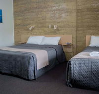 Hopetoun Motel  Chalet Village - Schoolies Week Accommodation