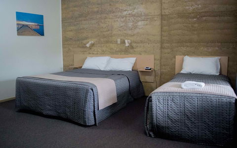 Hopetoun Motel & Chalet Village - Schoolies Week Accommodation 0