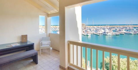 The Marina Hotel - Mindarie - Schoolies Week Accommodation 9