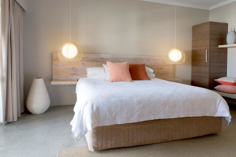 The Marina Hotel - Mindarie - Schoolies Week Accommodation 20