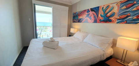 Scarborough Beach Front Resort - Shell Seven - Schoolies Week Accommodation 7