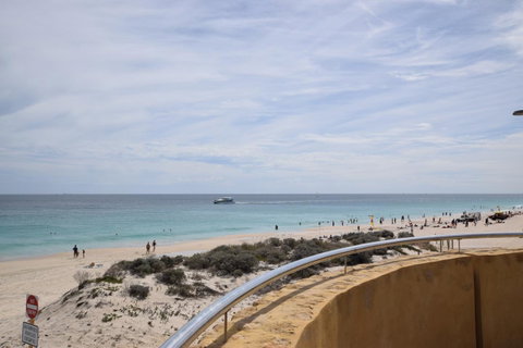 Scarborough Beach Front Resort - Shell Seven - Schoolies Week Accommodation 21