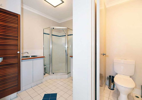Scarborough Beach Front Resort - Shell Seven - Schoolies Week Accommodation 12