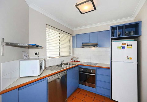 Scarborough Beach Front Resort - Shell Seven - Schoolies Week Accommodation 11