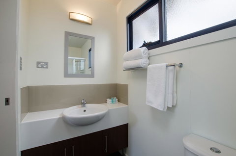 Swansea Beach Chalets - Schoolies Week Accommodation 15