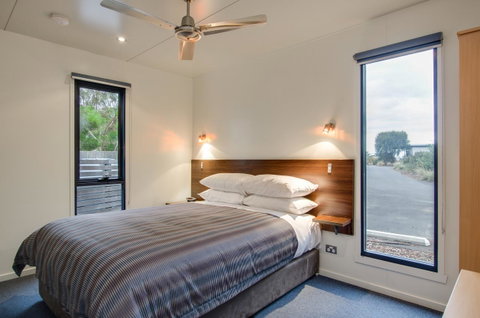 Swansea Beach Chalets - Schoolies Week Accommodation 14