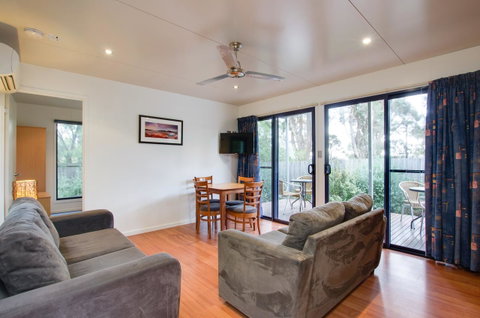 Swansea Beach Chalets - Schoolies Week Accommodation 13