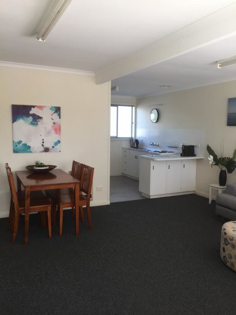 Old Pier Apartments - Schoolies Week Accommodation 1