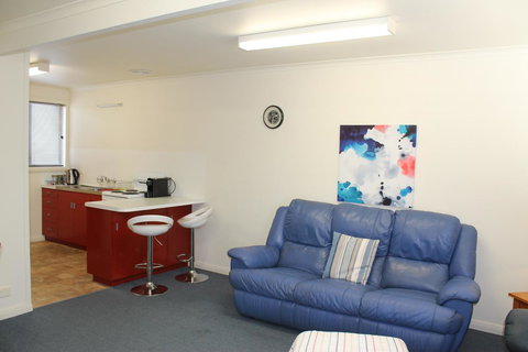 Old Pier Apartments - Schoolies Week Accommodation 8
