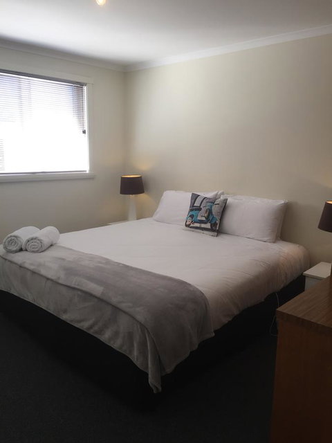 Old Pier Apartments - Schoolies Week Accommodation 9