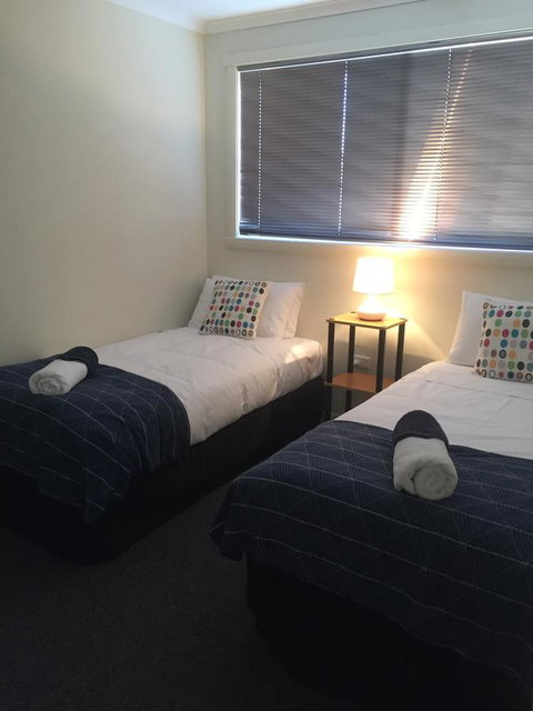 Old Pier Apartments - Schoolies Week Accommodation 4