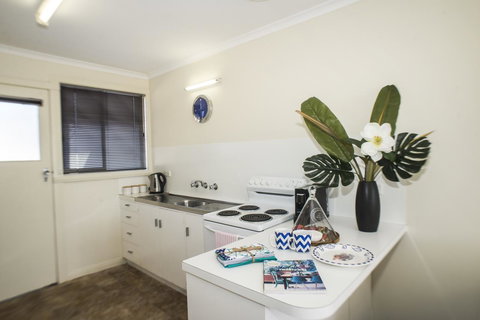 Old Pier Apartments - Schoolies Week Accommodation 13