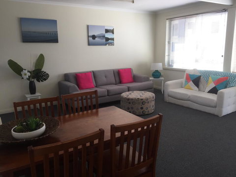 Old Pier Apartments - Schoolies Week Accommodation 2
