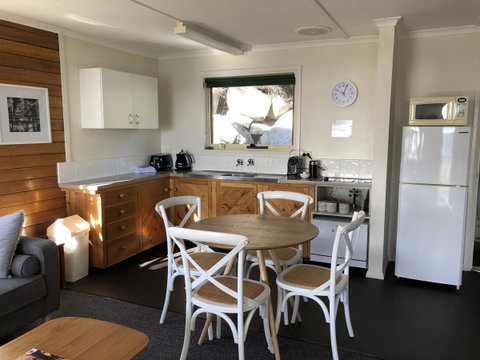 BINALONG BEACH COTTAGE Beachfront At Bay Of Fires Next To Restaurant - Schoolies Week Accommodation 18
