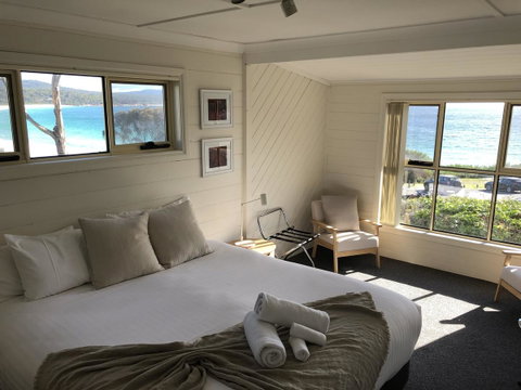 BINALONG BEACH COTTAGE Beachfront At Bay Of Fires Next To Restaurant - Schoolies Week Accommodation 4