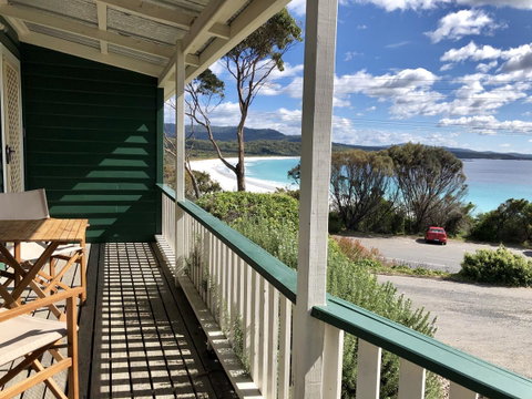 BINALONG BEACH COTTAGE Beachfront At Bay Of Fires Next To Restaurant - Schoolies Week Accommodation 1