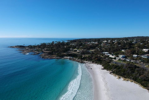 BINALONG BEACH COTTAGE Beachfront At Bay Of Fires Next To Restaurant - Schoolies Week Accommodation 10